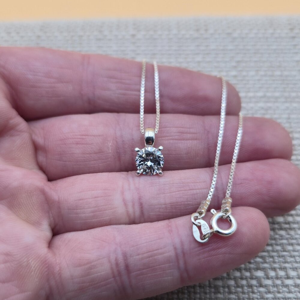 18 Inch Sterling Silver 1.4 Carat Cubic Zirconia Gem Necklace A4893